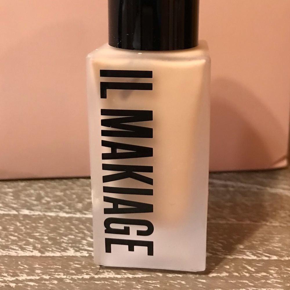 #10 Il Makiage Make-up Flawless Base Foundation Woke Up Like This Used Once